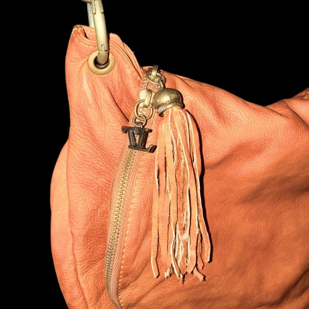 TUSCANY LEATHER soft leather shoulder bag‎ with tassel made in Italy